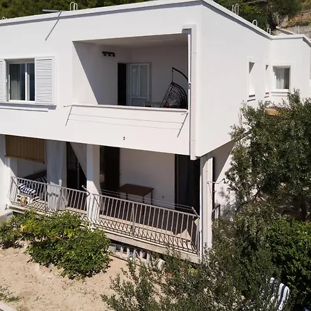 Melissa - 150m From The